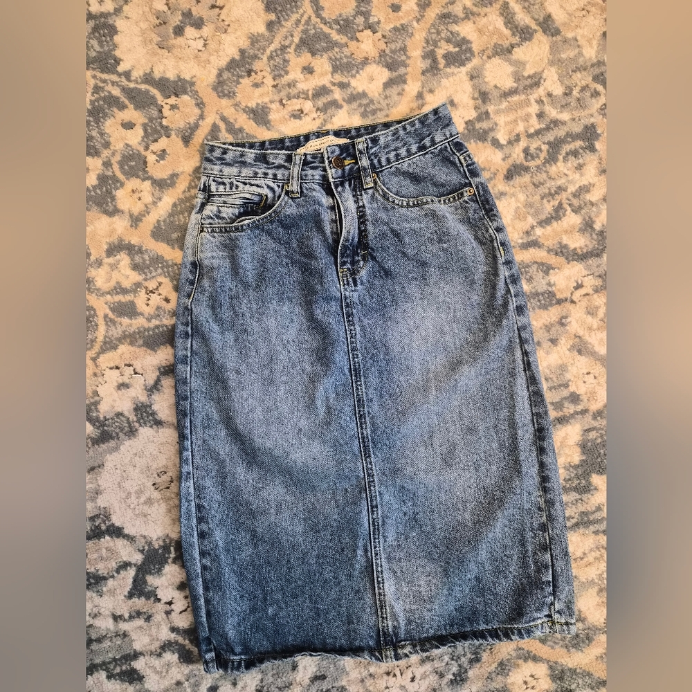 Mainstreet Exchange Distressed Demin Skirt